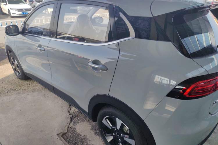 Used Wuling Bingo PLUS 2024 330 km Range Five-Seater Version
