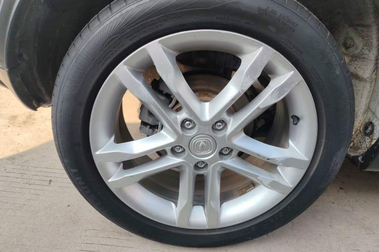 Used Changan CS35 2014 1.6L Automatic Luxury Model China IV Standard
