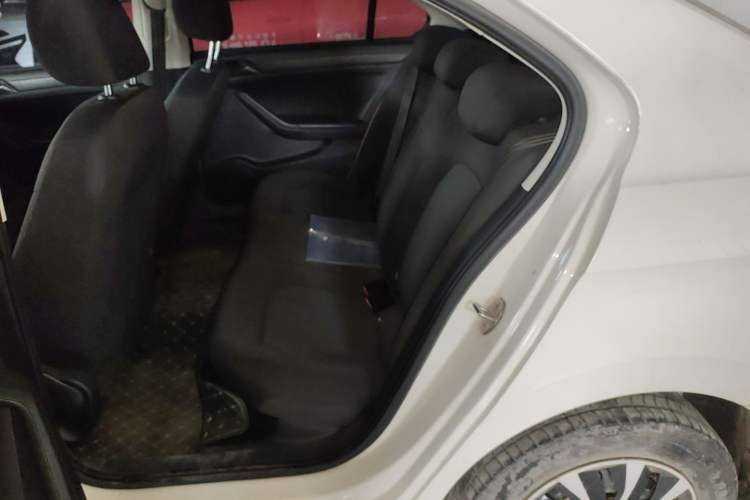 Used Volkswagen Jetta 2015 Value Edition 1.6L Manual Fashionable Style