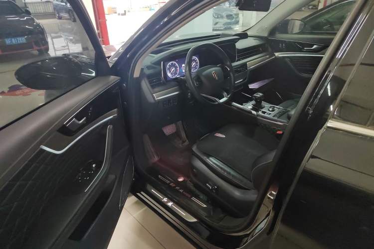 Used Hongqi HS5 2022 Revised Version 2.0T Smart Connect Flagship Edition
