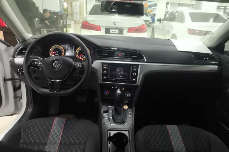 Used Volkswagen Lamando 2019 230TSI DSG Fashion Edition China V Standard
