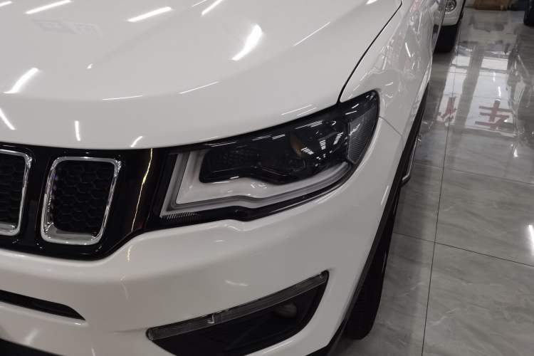 Used  Compass 2017 200T Automatic Family Edition
