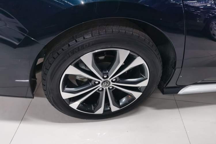 Used Toyota Granvia 2023 2.5L Hybrid Flagship VIP Edition