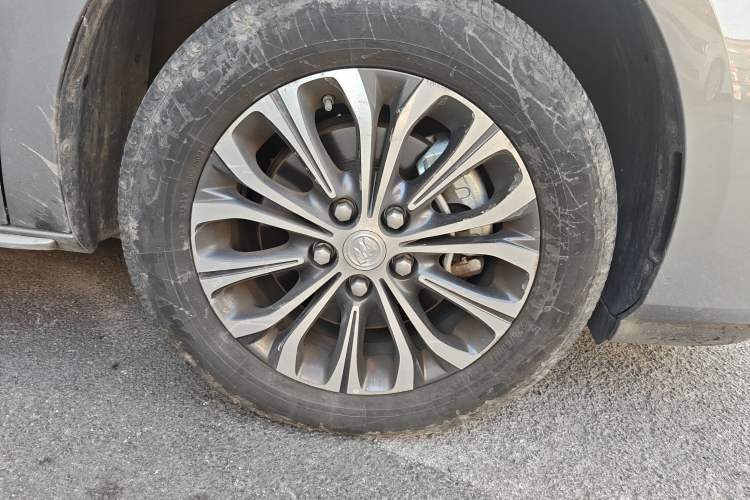 Used Buick GL8 2023 Land Executive Class 652T Luxury Model
