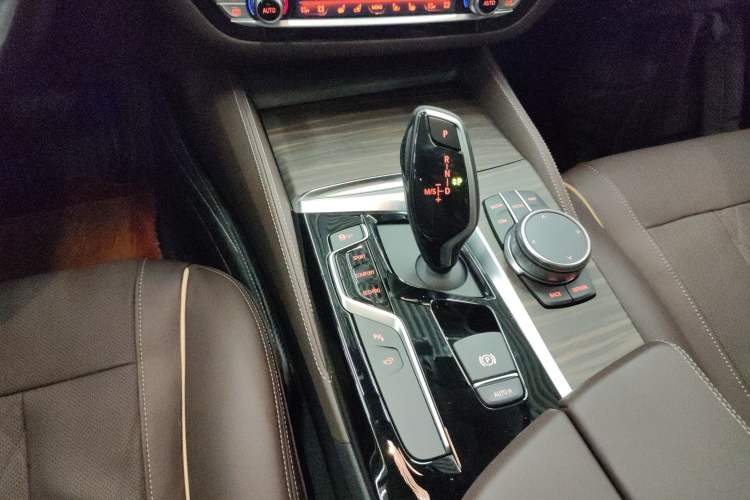 Used BMW 5 Series 2019 Facelifted 530Li Luxury Edition Premium Package