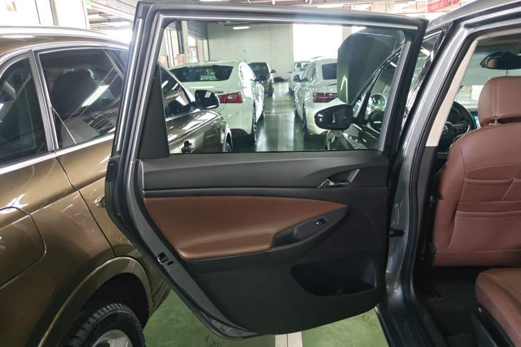 Used Buick GL6 2018 18T 6-Seater Prestige Model
