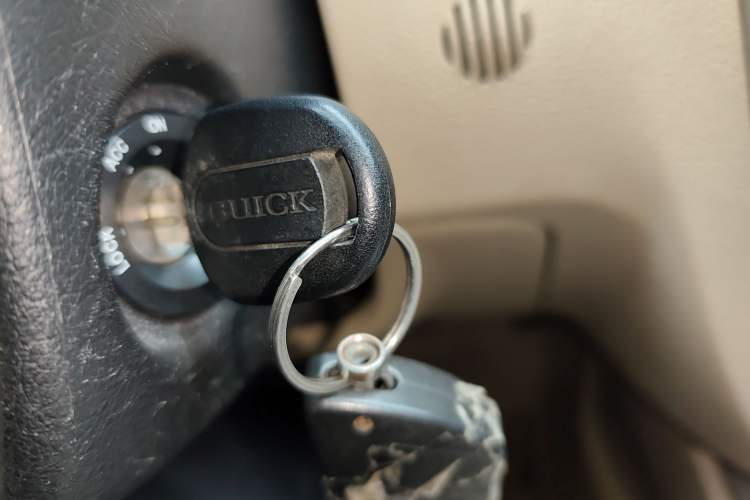 Used Buick Excelle 2013 1.5L Manual Classic Model
