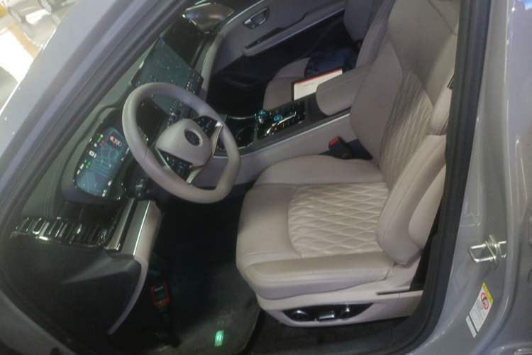 Used BYD Han 2025 EV with 701 km of Laser Radar-Enabled Intelligent Driving