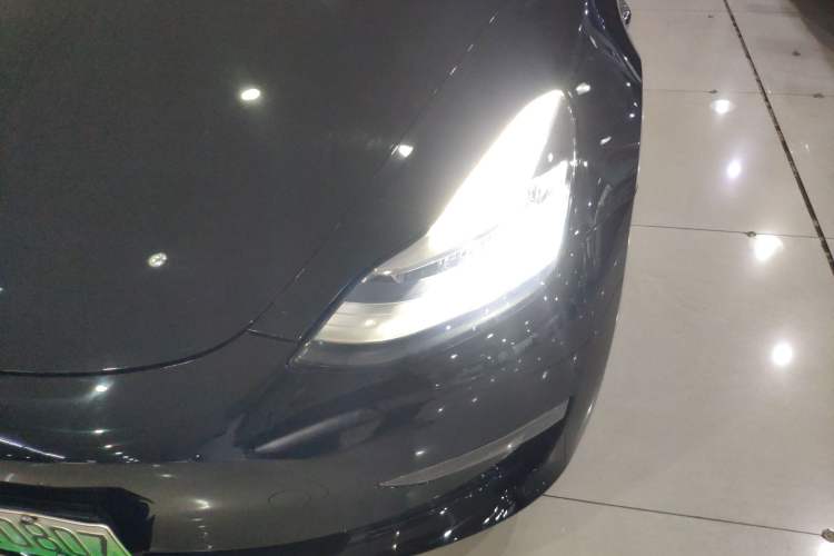 Used Tesla Model 3 2019 Long-Range All-Wheel-Drive Version
