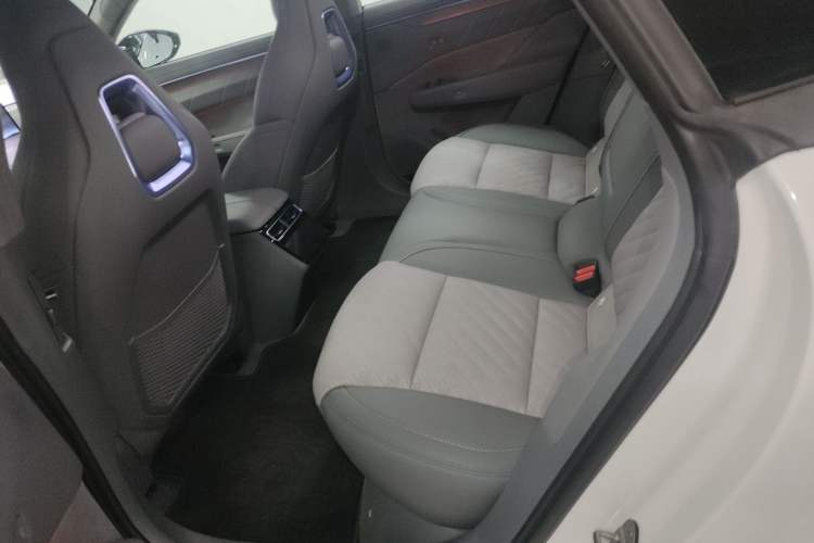 Used Zeekr 001 2025 WE Edition 100 kWh Rear-Wheel Drive
