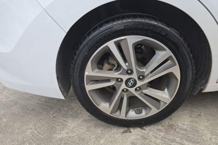 Used Hyundai Elantra 2016 1.6L Automatic ZhiXuan – Elite Version
