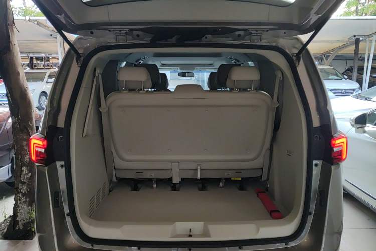 Used Buick GL8 2022 Land Business Class 652T Luxury Model
