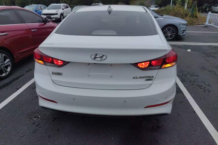 Used Hyundai Elantra 2016 1.6L Automatic ZhiXuan – Elite Version
