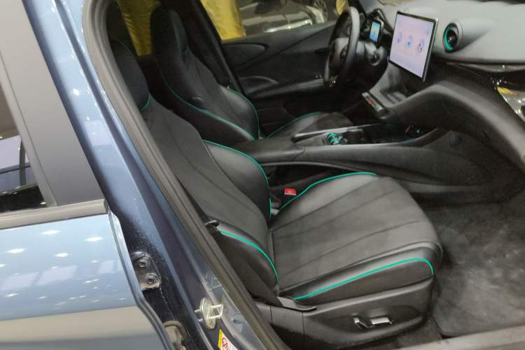 Used BYD Dolphin 2024 Honor Edition 420km Fashion Version
