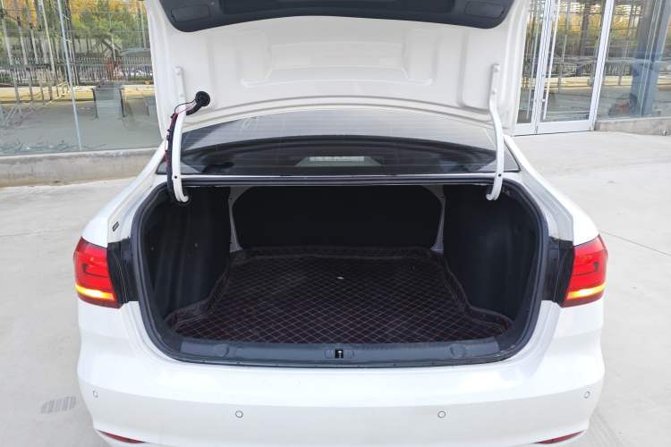 Used Volkswagen Lavida 2019 Lavida Start 1.5L Manual Fashion Edition China VI Standard
