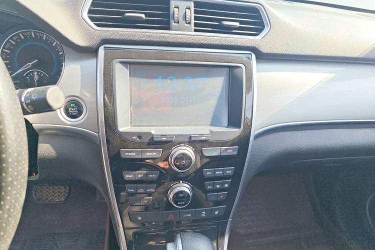 Used Haval H2 2015 1.5T Automatic Two-Wheel Drive Prestige Edition
