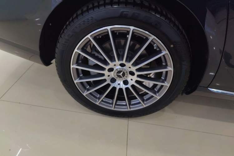 Used Mercedes-Benz E-Class 2021 Facelift E 260 L
