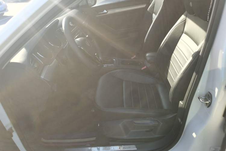 Used Volkswagen Lamando 2015 230TSI DSG Fashion Edition
