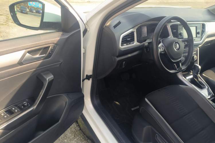 Used Volkswagen T-ROC 2020 280TSI DSG Two-Wheel-Drive Elite Version
