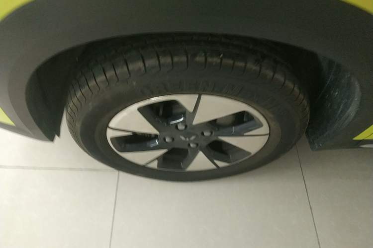 Used Wuling Alvez 2022 1.5L CVT Comfort Edition