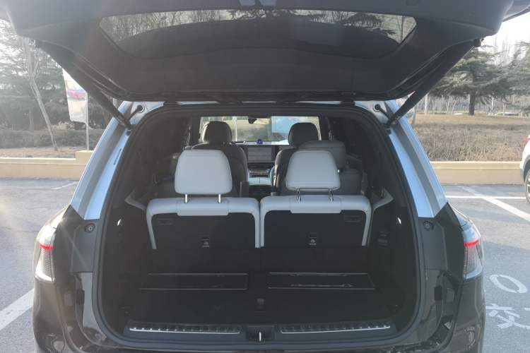 Used Hima AITO M9 2024 All-Electric Ultra Version 100 kWh 6-Seater Model
