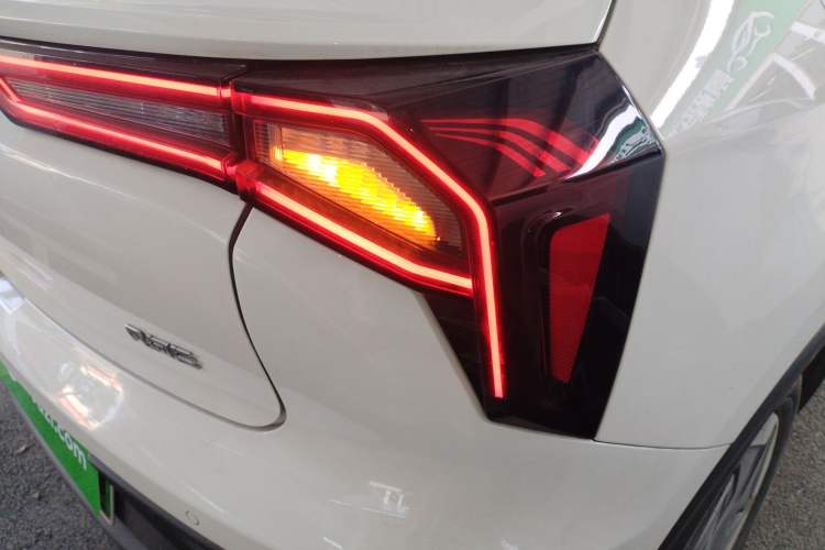 Used Geometry E Firefly 2024 401km Starlight
