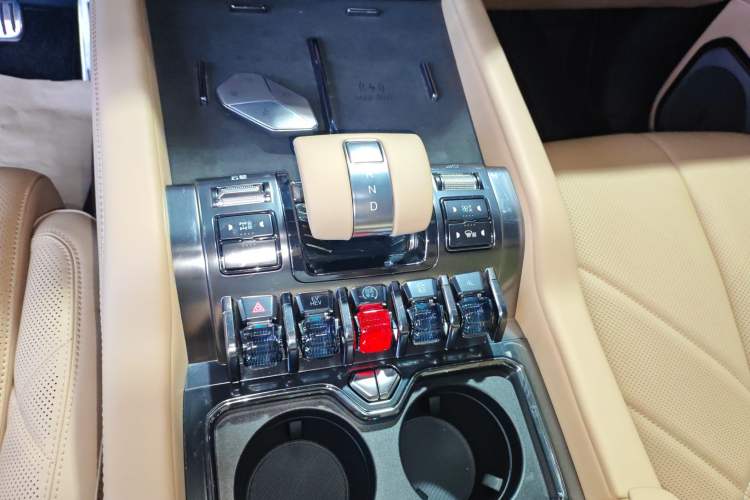 Used  Leopard 8 2025 Smart & Brave Flagship Edition 7 Seats
