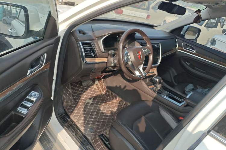 Used Roewe RX8 2019 30T Smart Connectivity Two-Wheel Drive Supreme Flagship Edition
