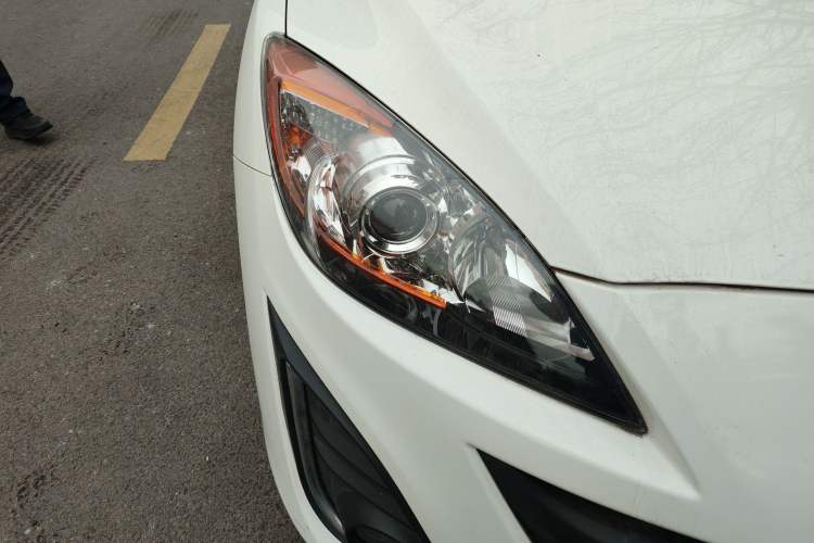 Used Mazda Mazda 3 2015 Hatchback 1.6L Automatic Elite Model
