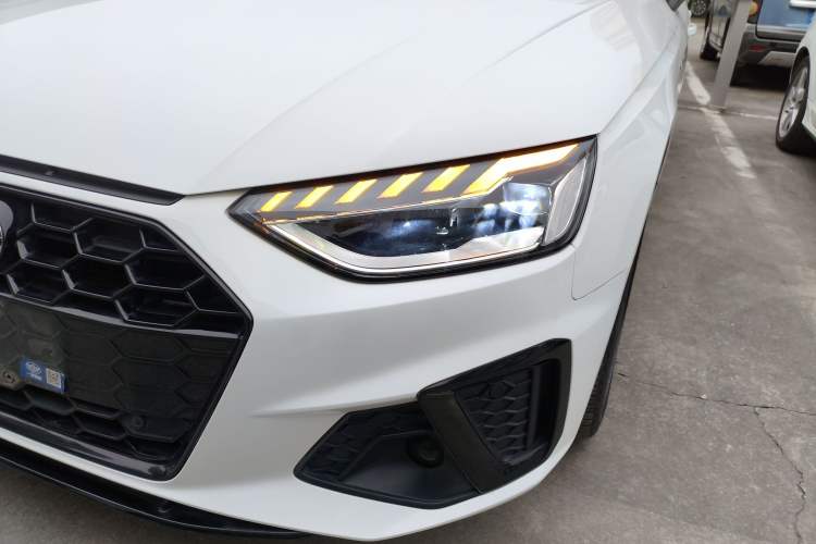 Used Audi A4L 2022 40 TFSI Luxury Dynamic Model
