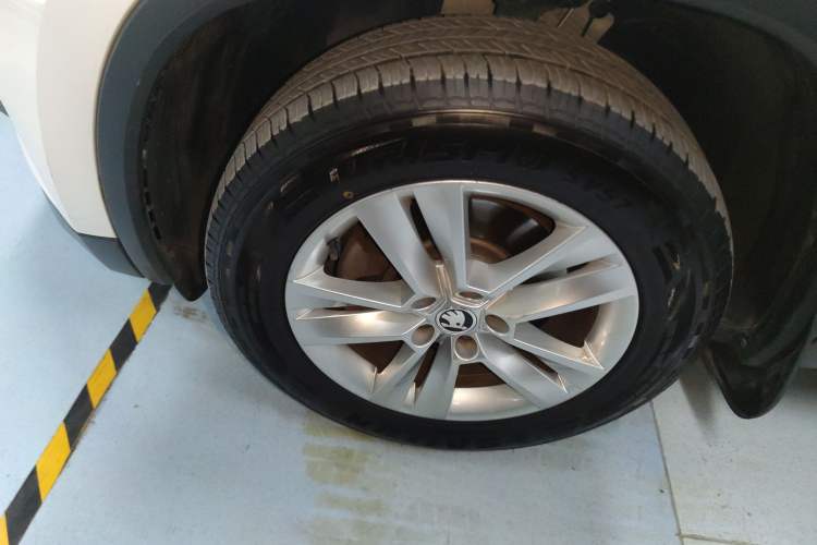 Used Skoda Kodiaq 2019 Restyled TSI330 5-Seater Two-Wheel Drive Standard Version China VI
