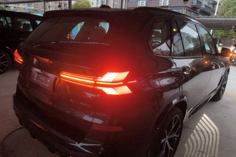 Used BMW X5 2023 xDrive 30Li Luxury M Sport Night Edition Package
