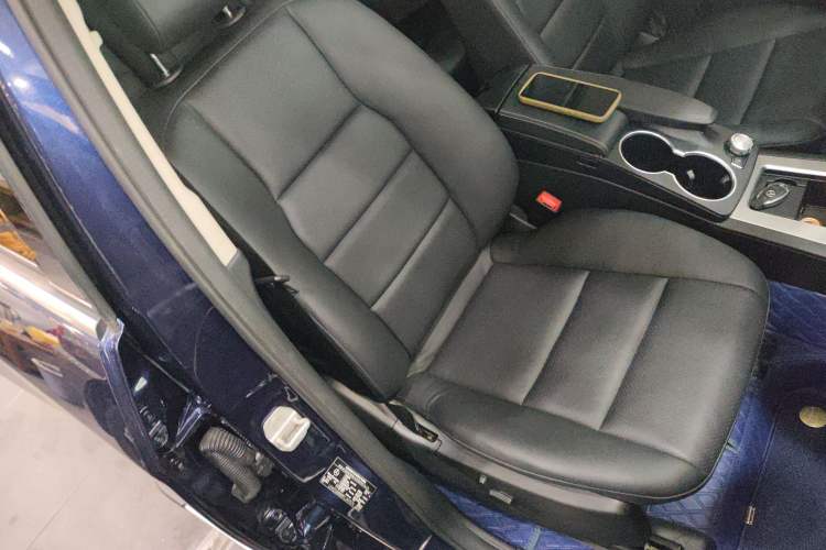 Used Mercedes-Benz GLK-Class 2013 Facelift GLK 300 4MATIC Fashion Edition
