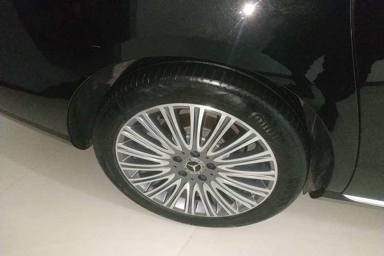 Used Mercedes-Benz E-Class 2021 E 300 L Premium Edition
