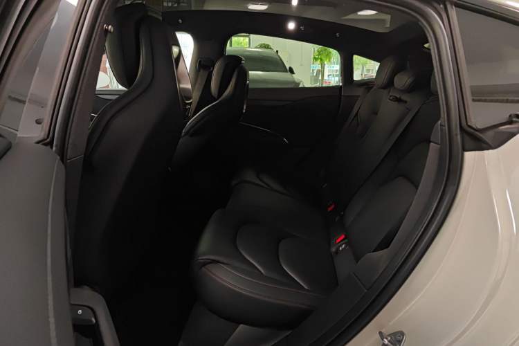 Used  SU7 2024 Rear-Drive Ultra-Long Range Advanced Pro-Level Intelligent Driving Version
