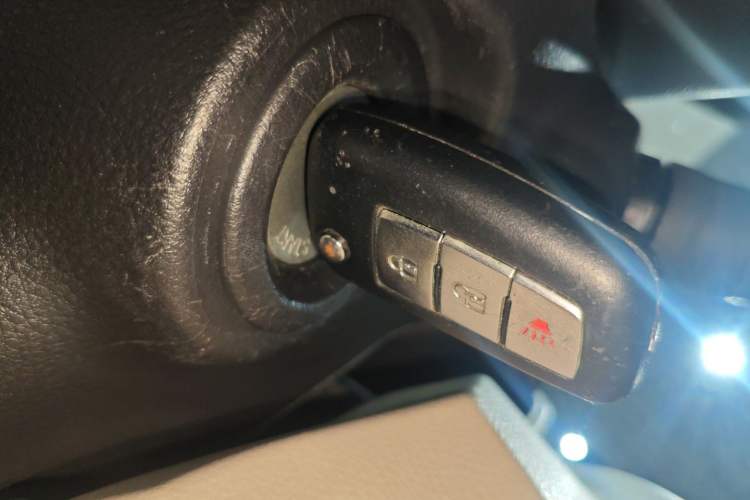 Used Venucia R50 2015 1.6L Automatic Fashion Edition