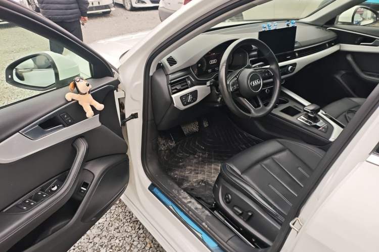 Used Audi A4L 2022 40 TFSI Stylish and Elegant Edition
