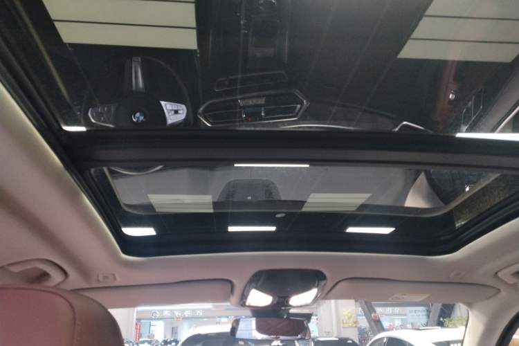 Used BMW X5 2022 Restyled xDrive 30Li Luxury Version M Sport Package
