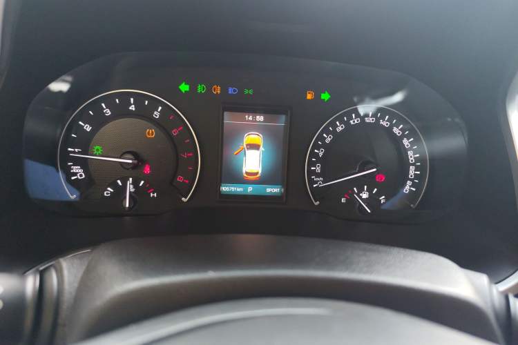 Used Wey VV5 2019 1.5T Two-Wheel Drive Color Pioneer
