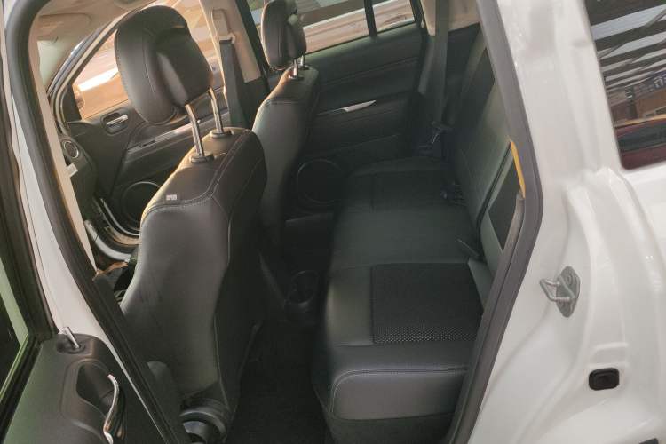 Used  Compass 2014 Revised Version 2.4L Four-Wheel Drive Comfort Edition
