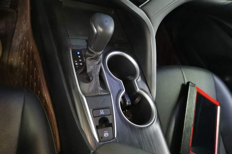 Used Toyota Camry 2023 2.0G Luxury Edition