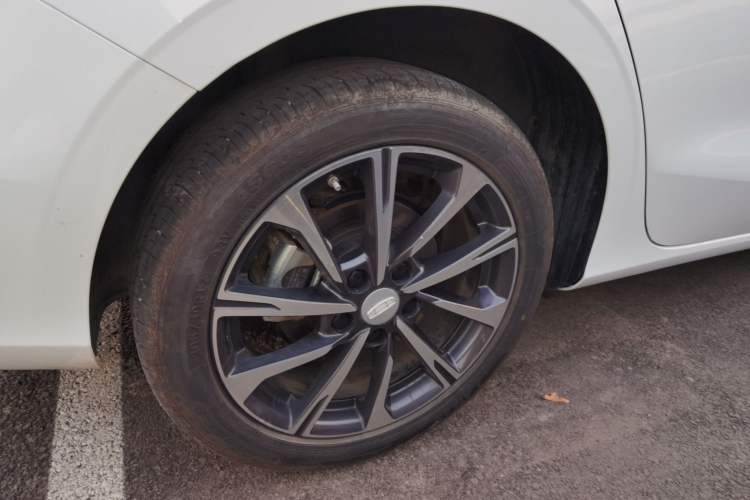 Used Geely Auto Emgrand 2025 4th Generation 1.5L CVT Luxury Version
