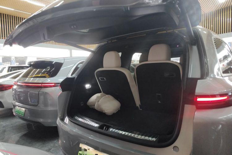 Used Li Auto L8 2023 Air model
