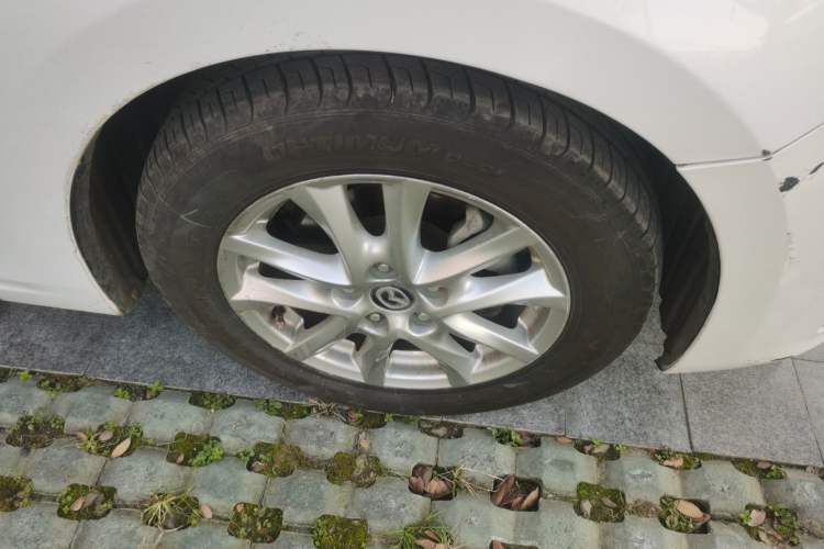 Used Mazda Mazda 3 Axela 2014 Sedan 1.5L Automatic Comfort Model