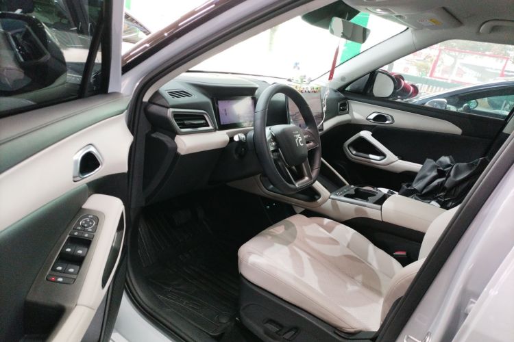 Used BYD Yuan UP 2025 Intelligent Driving Version 401 km Leading Edition
