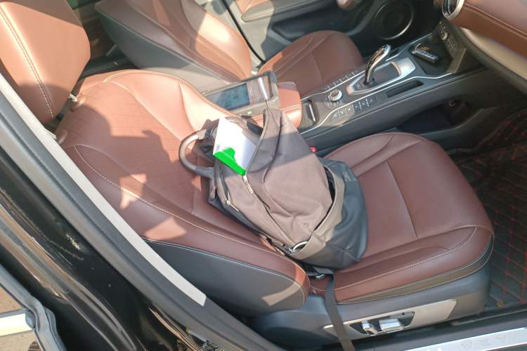 Used Wey VV6 2018 2.0T Two-Wheel Drive Flagship Version China V Standard
