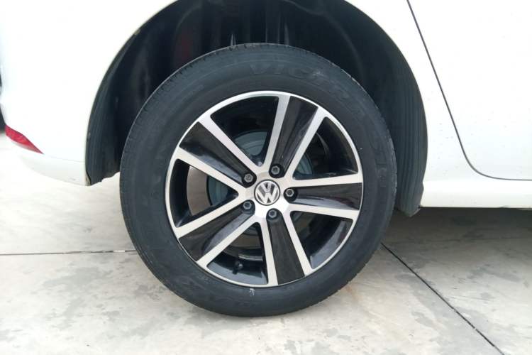 Used Volkswagen Polo 2016 1.6L Automatic Comfort Model
