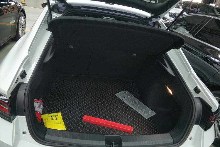 Used Volkswagen Lamando 