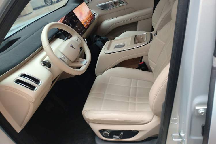 Used  S09 2025 Rear-Drive Ultra+
