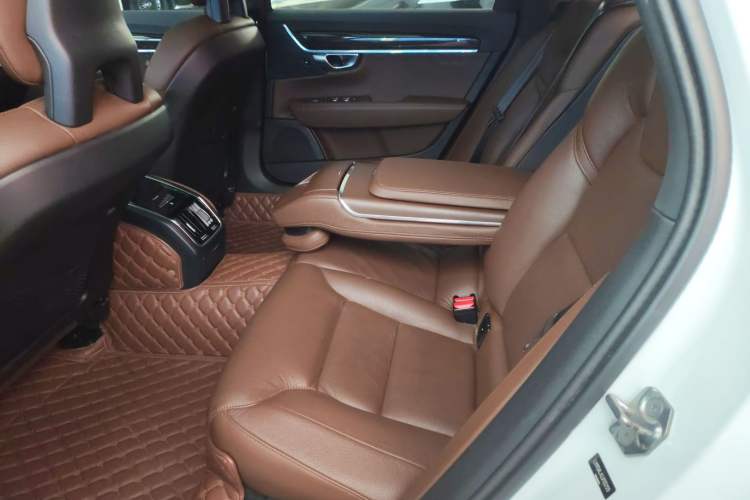 Used Volvo S90 2018 T4 Zhiyuan Edition
